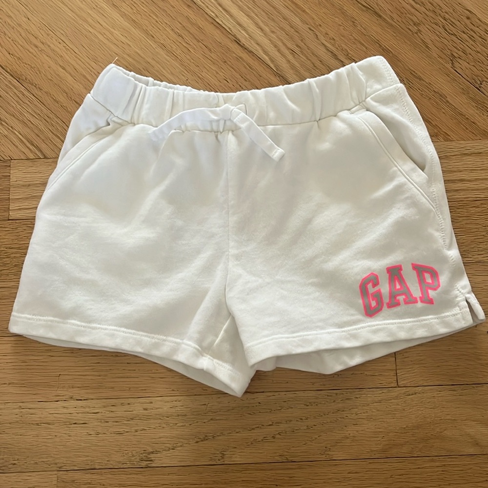 Girls gap shorts size large (10)